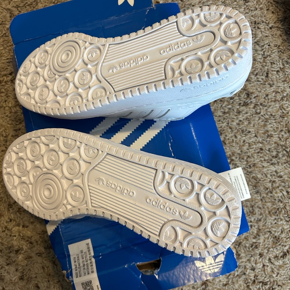 Adidas Forum Bold Stripes W in White Size 7 NWT - Picture 3 of 3